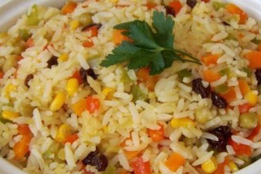 Arroz à Grega uma delícia para seu churrasquinho de domingo Arroz à Grega uma delícia para seu churrasquinho de domingo