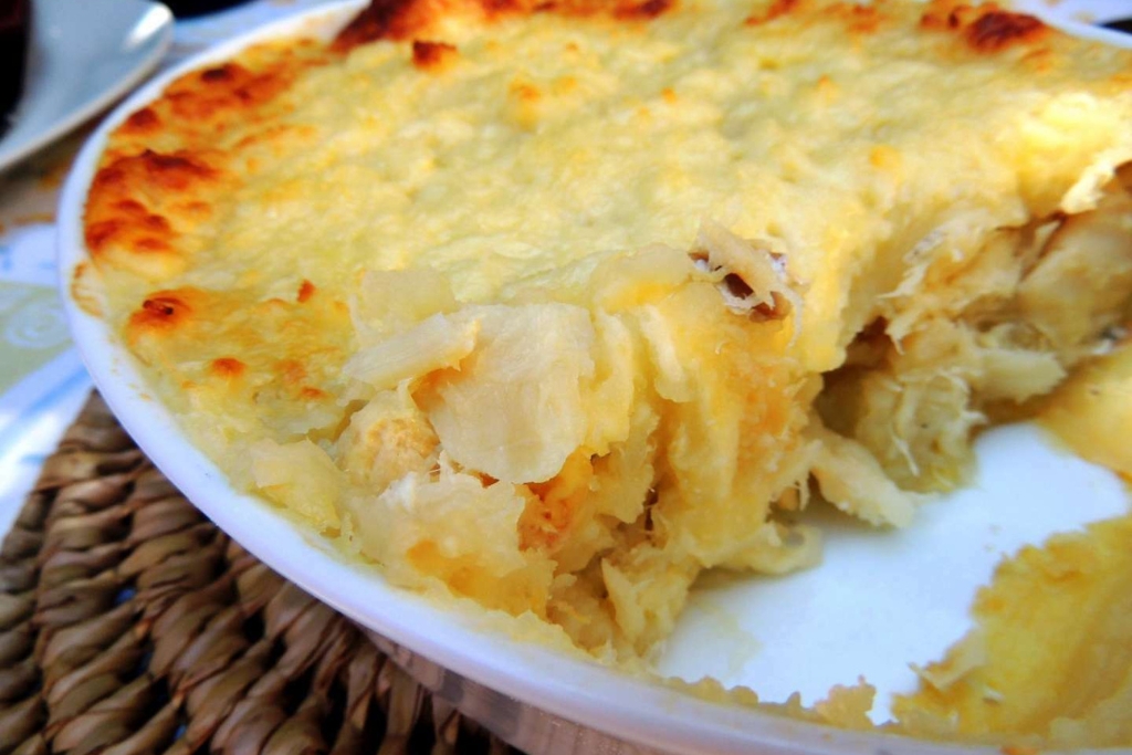 Escondidinho de bacalhau perfeito para servir na Pascoa Escondidinho de bacalhau perfeito para servir na Pascoa