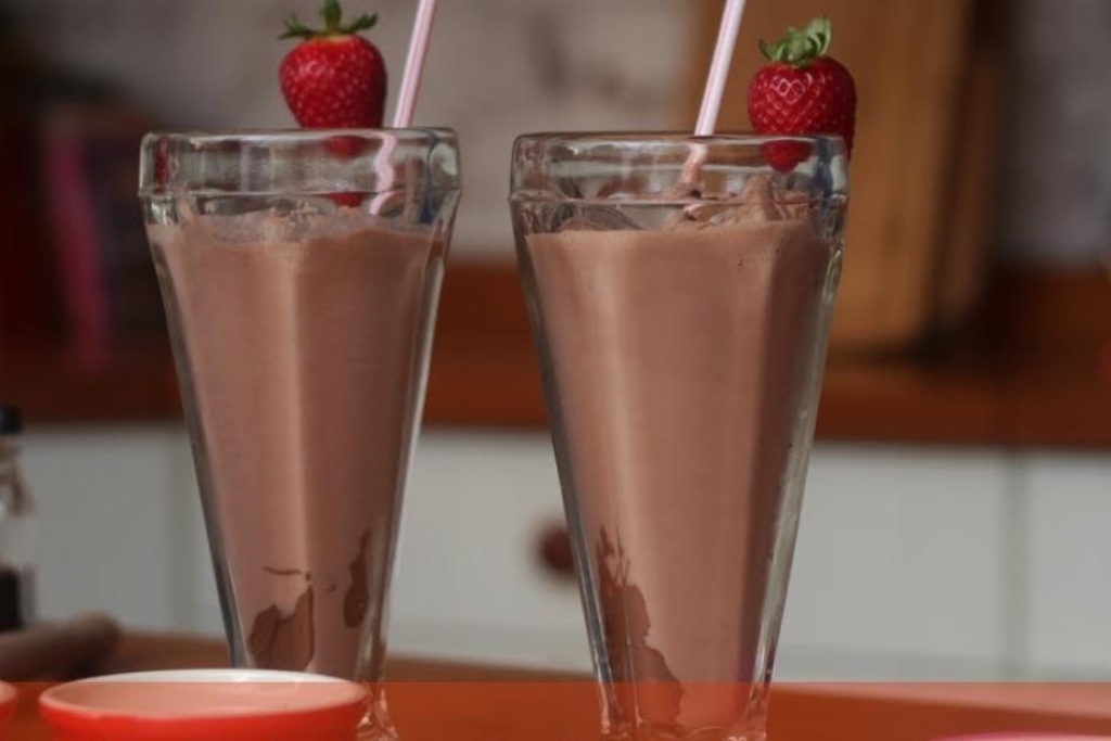 Irresistível receita de Milk-shake de morango com Nutella cremoso Irresistível receita de Milk-shake de morango com Nutella cremoso