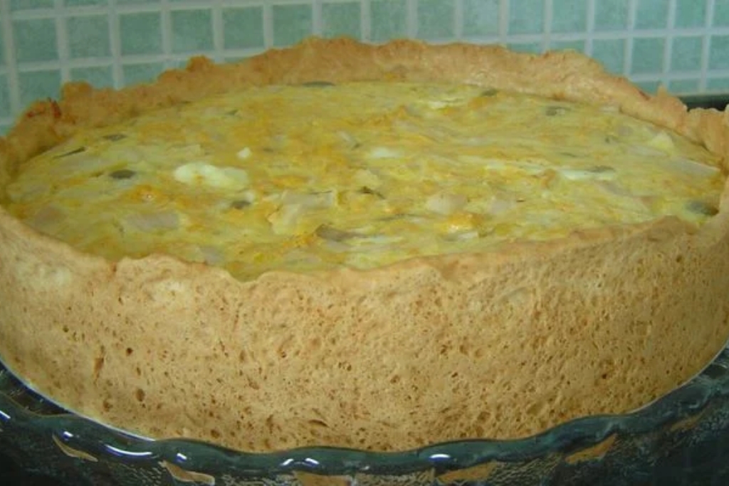 Quiche de frango perfeito para um lanche leve e cheio de sabor Quiche de frango perfeito para um lanche leve e cheio de sabor