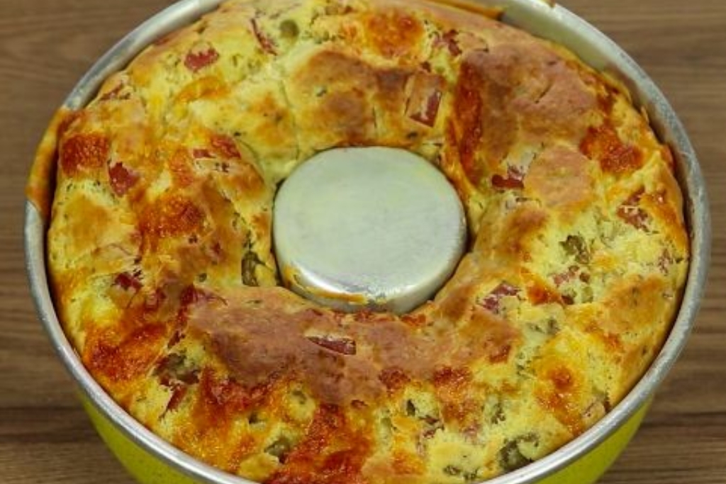 Torta de liquidificador recheada o resultado é uma massa muito saborosa, com um recheio farto e apetitoso Torta de liquidificador recheada o resultado é uma massa muito saborosa, com um recheio farto e apetitoso